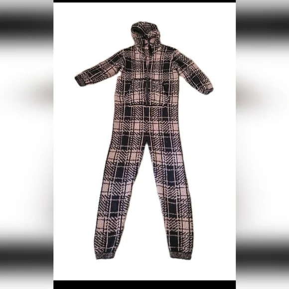 SKIMS Cozy Knit Black And Tan Plaid Jumpsuit Pajama Loungewear Cozy Zip Up 8/10 - Picture 3 of 12